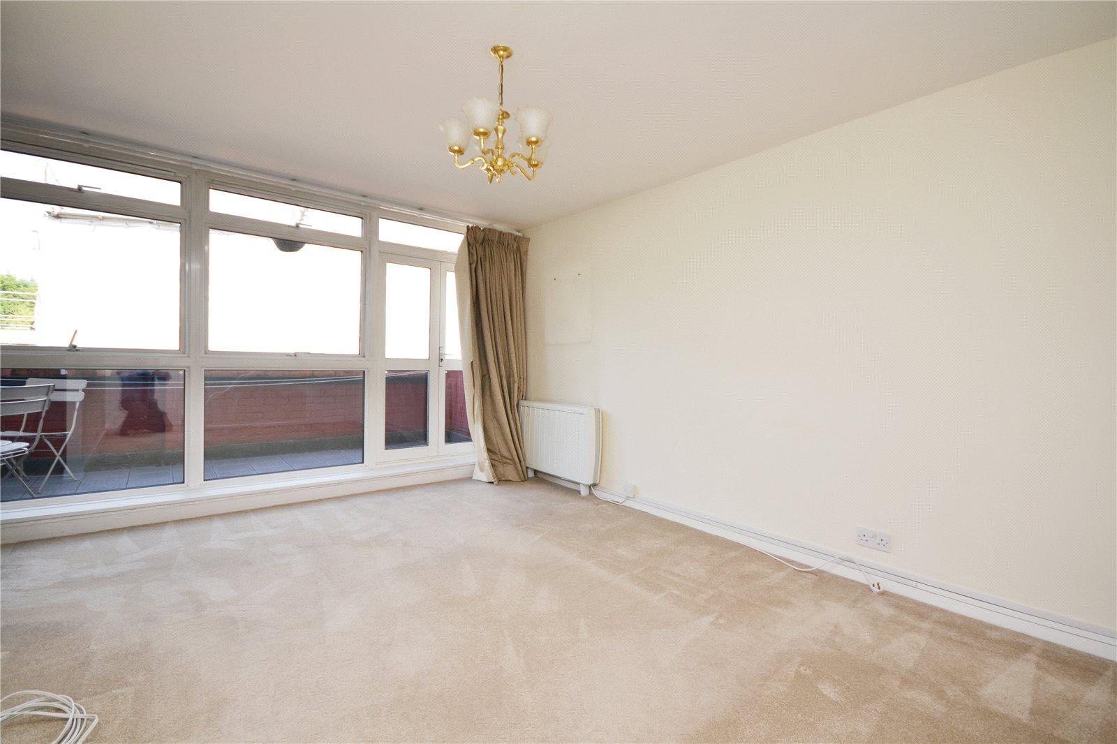 2 bedroom Apartment to rent + ' - Martyn Gerrard