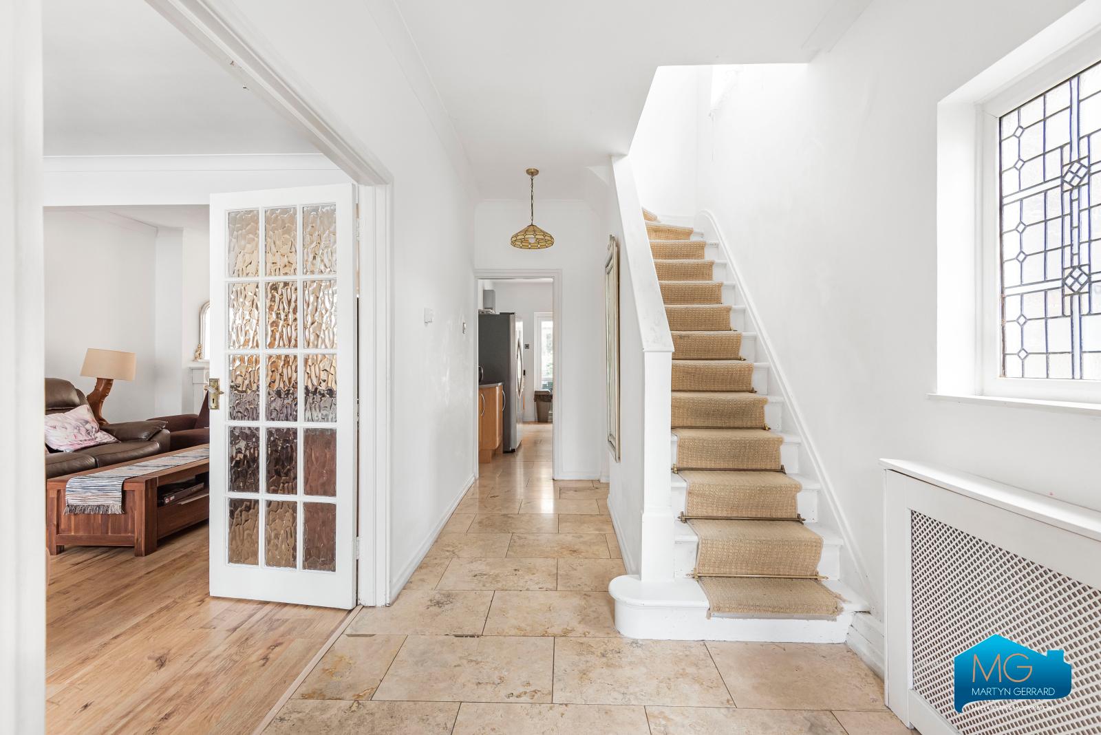 4 bedroom Semi-Detached House to rent - Martyn Gerrard