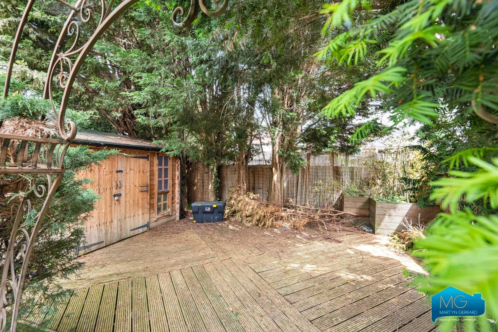 4 bedroom Semi-Detached House to rent - Martyn Gerrard
