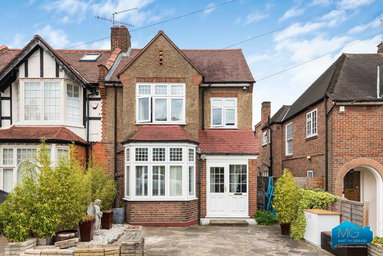 4 bedroom Semi-Detached House to rent - Martyn Gerrard