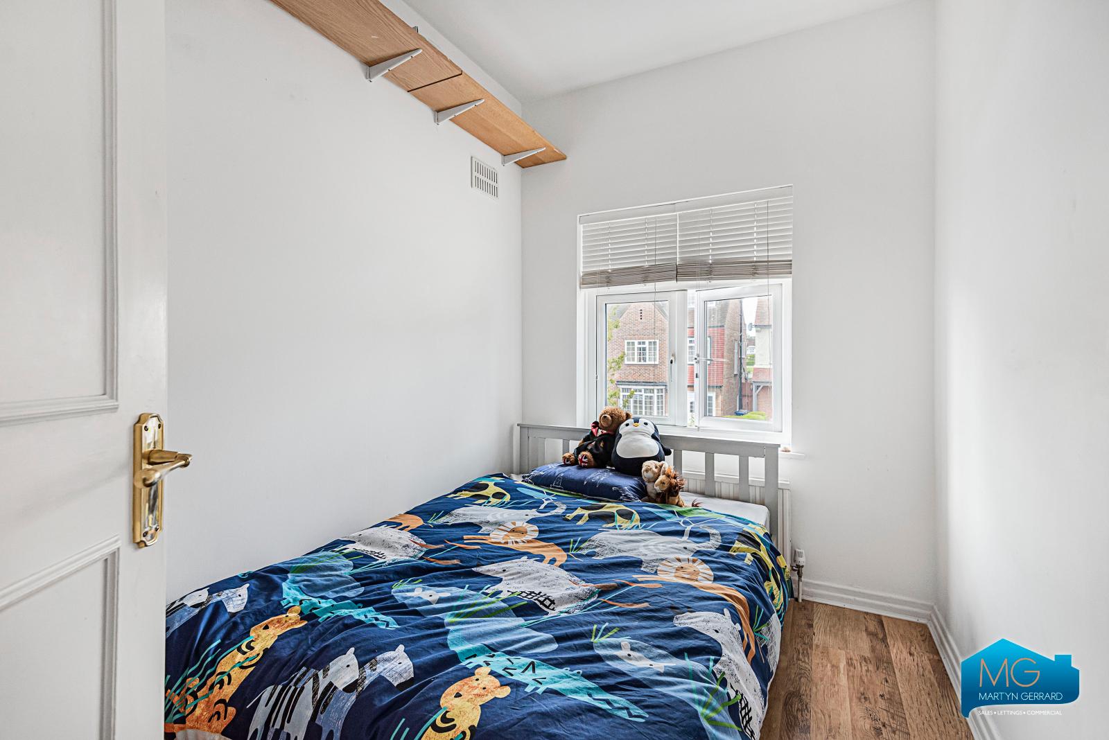 4 bedroom Semi-Detached House to rent - Martyn Gerrard