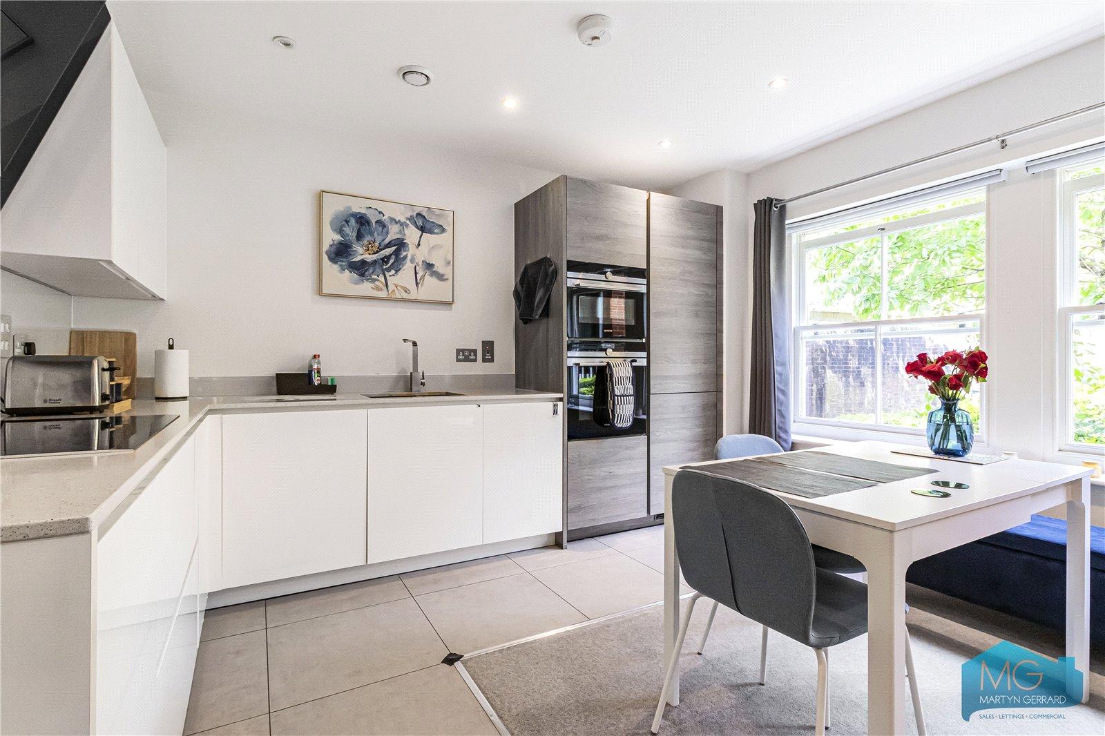 1 bedroom Ground Floor Flat to rent - Martyn Gerrard