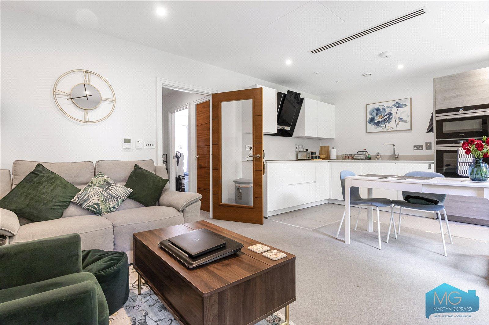 1 bedroom Ground Floor Flat to rent - Martyn Gerrard