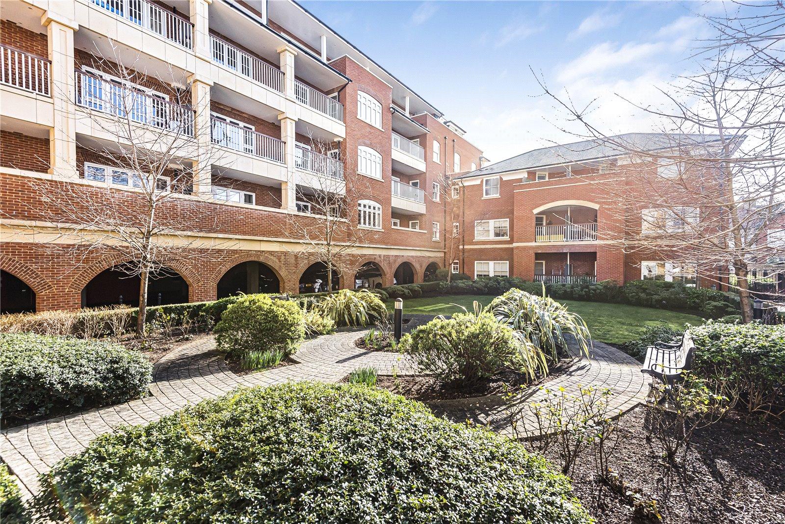 1 bedroom Ground Floor Flat to rent - Martyn Gerrard