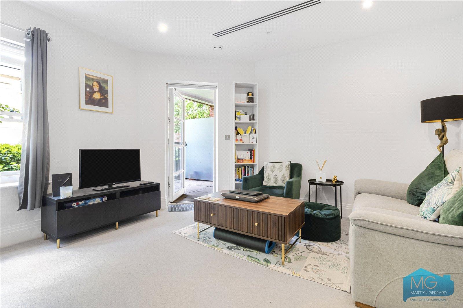 1 bedroom Ground Floor Flat to rent - Martyn Gerrard