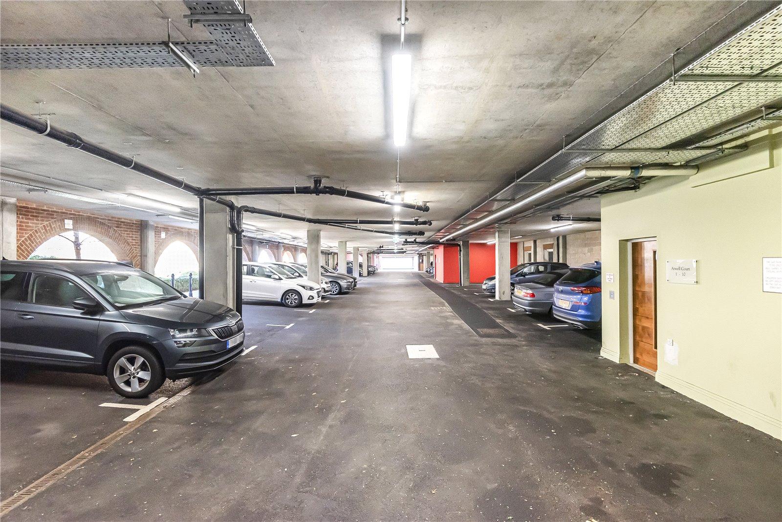 1 bedroom Ground Floor Flat to rent - Martyn Gerrard