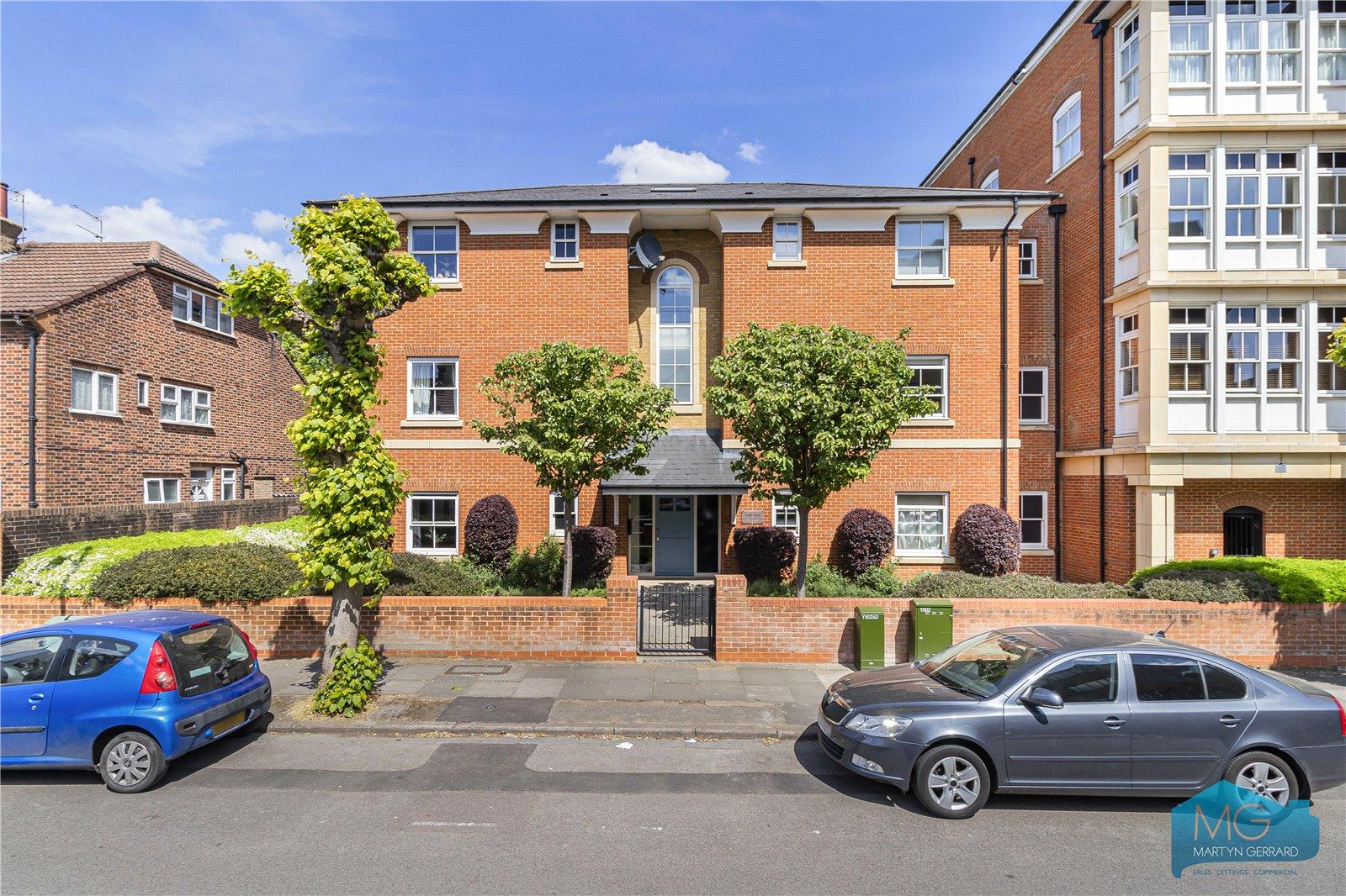1 bedroom Ground Floor Flat to rent - Martyn Gerrard