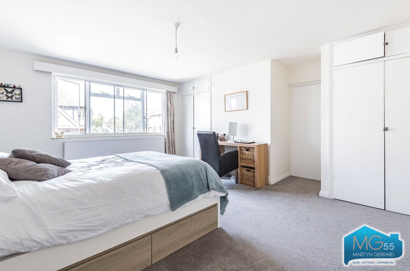 3 bedroom Semi-Detached House to rent - Martyn Gerrard