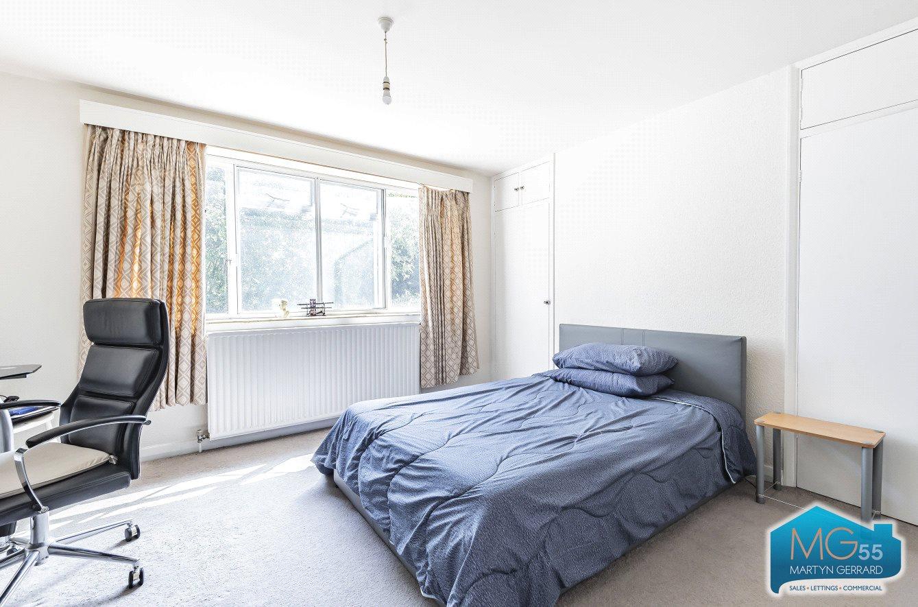 3 bedroom Semi-Detached House to rent - Martyn Gerrard