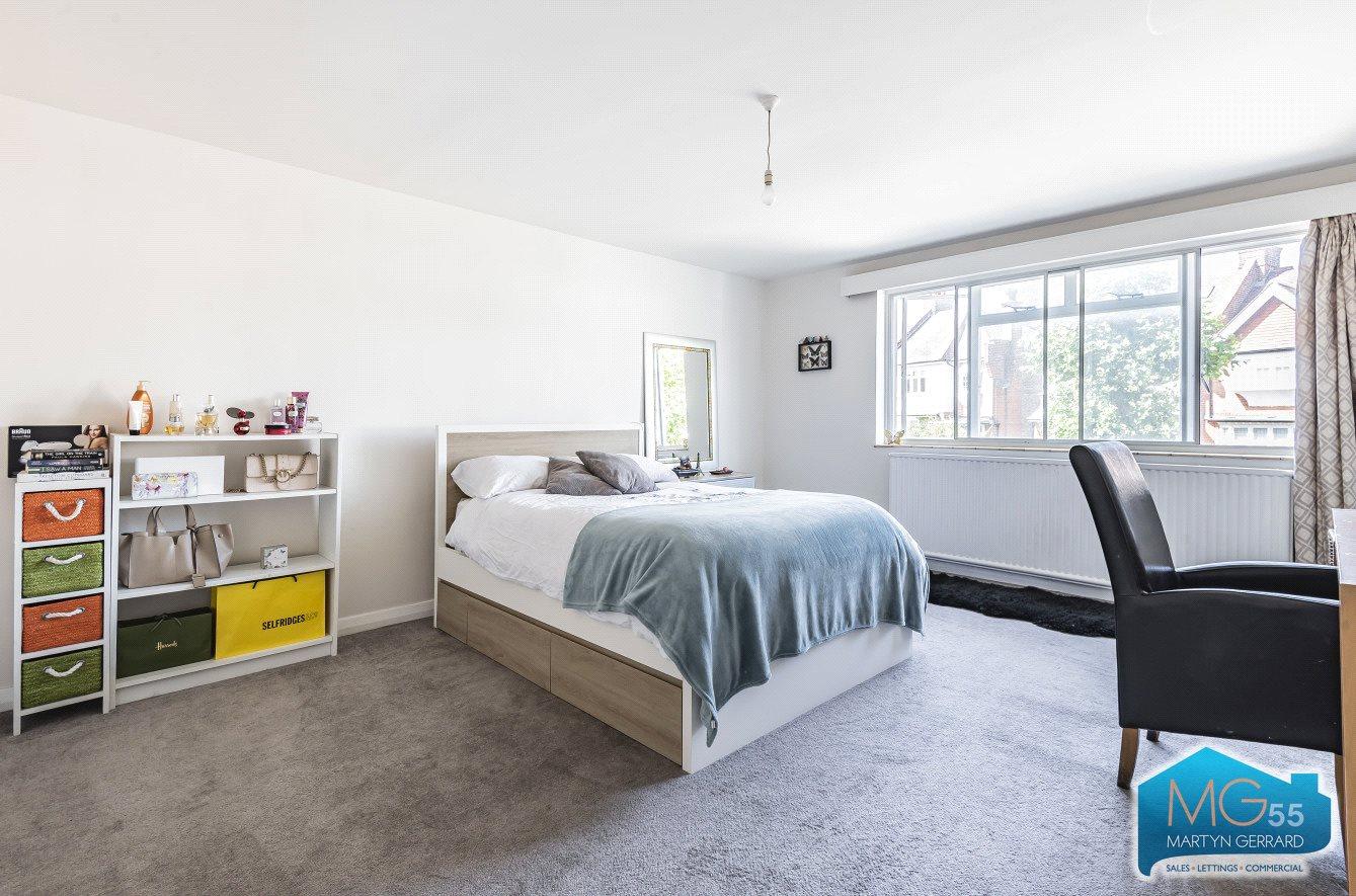 3 bedroom Semi-Detached House to rent - Martyn Gerrard