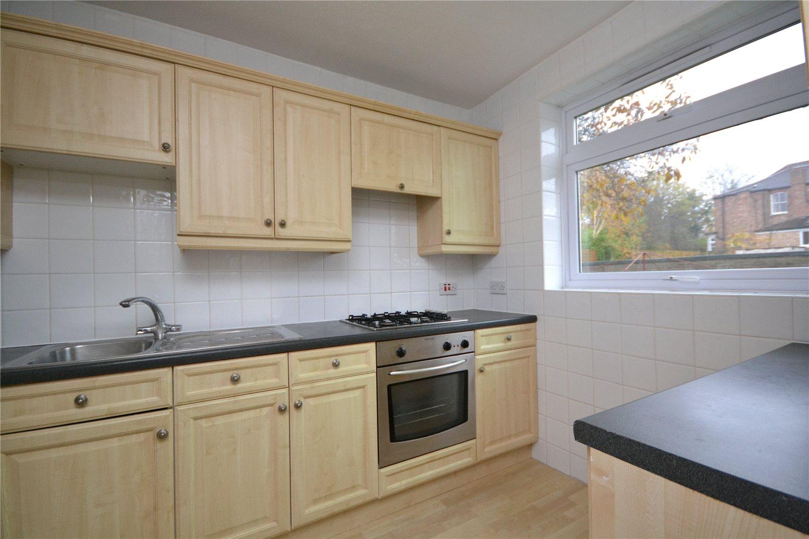1 bedroom Ground Floor Flat to rent - Martyn Gerrard