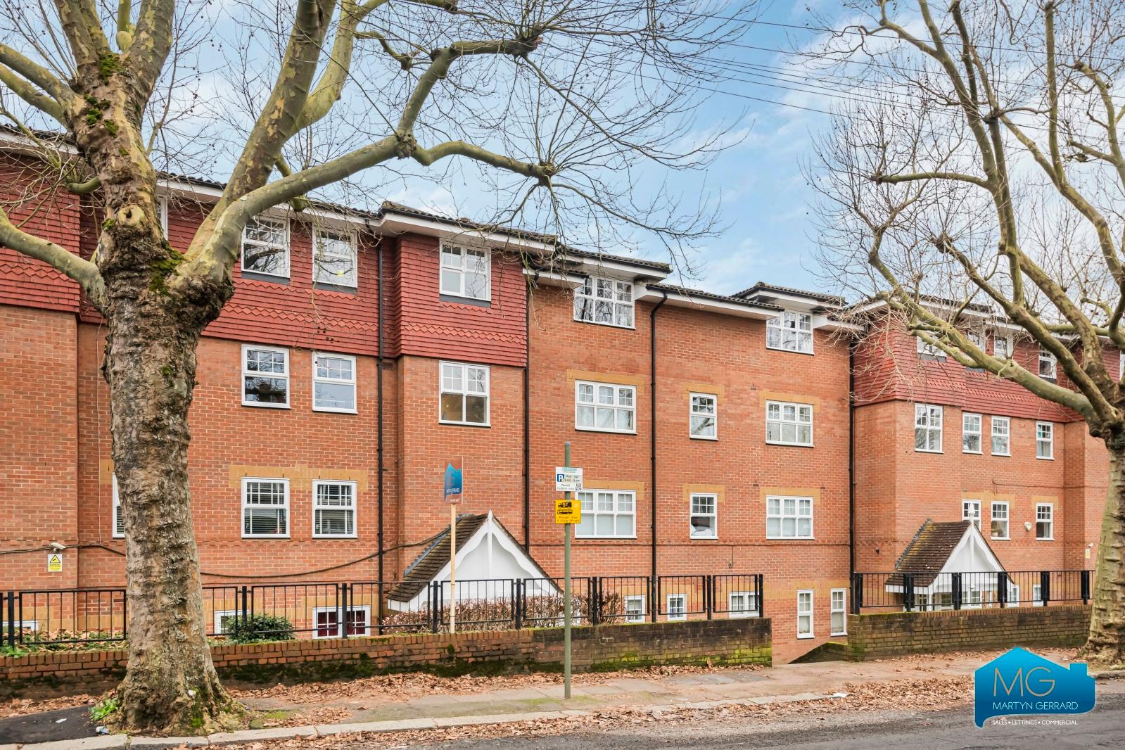 2 bedroom Apartment to rent - Martyn Gerrard
