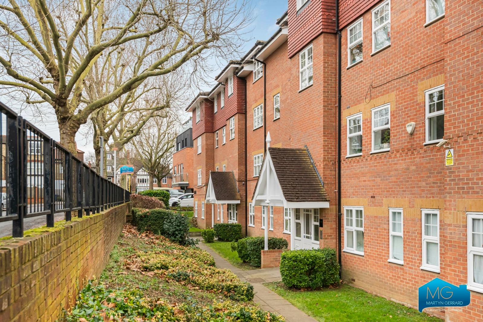 2 bedroom Apartment to rent - Martyn Gerrard