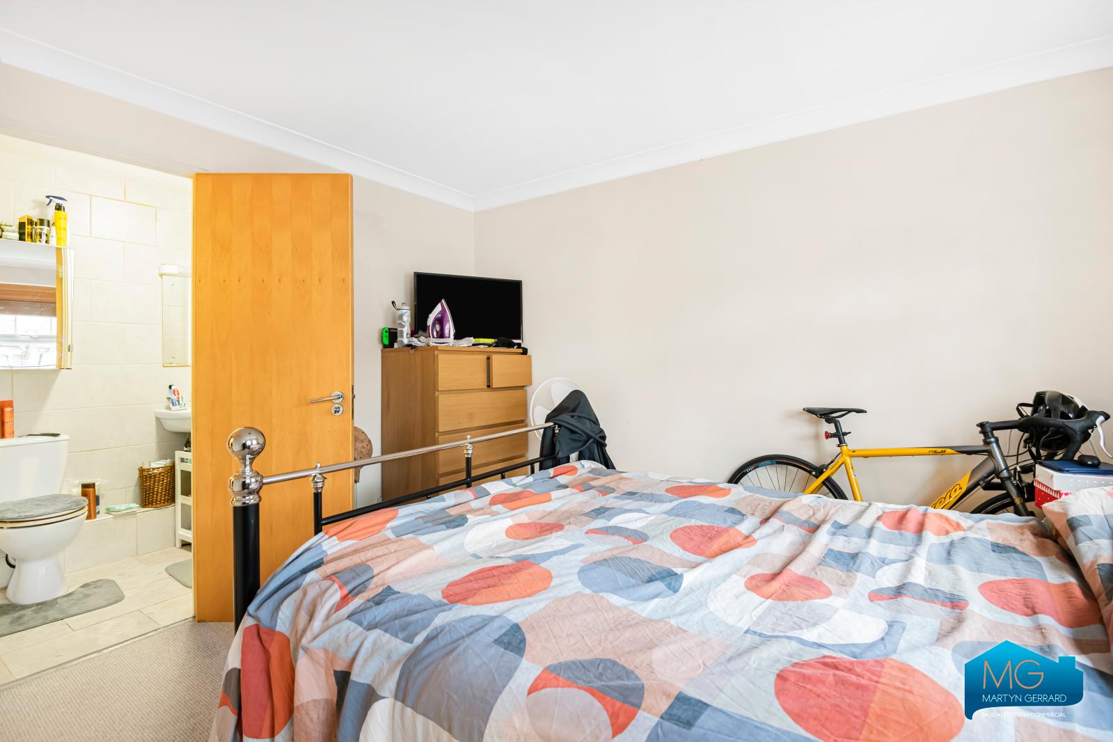 2 bedroom Apartment to rent - Martyn Gerrard