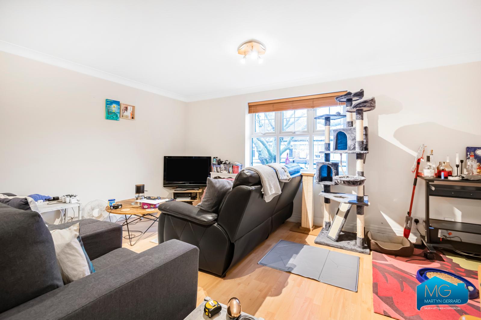 2 bedroom Apartment to rent - Martyn Gerrard