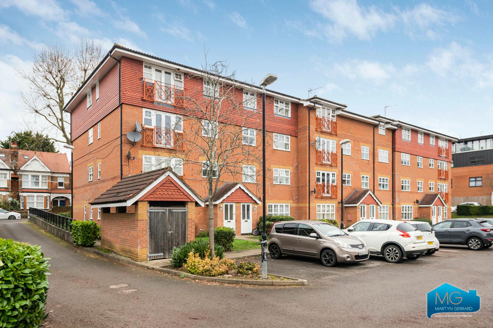 2 bedroom Apartment to rent - Martyn Gerrard