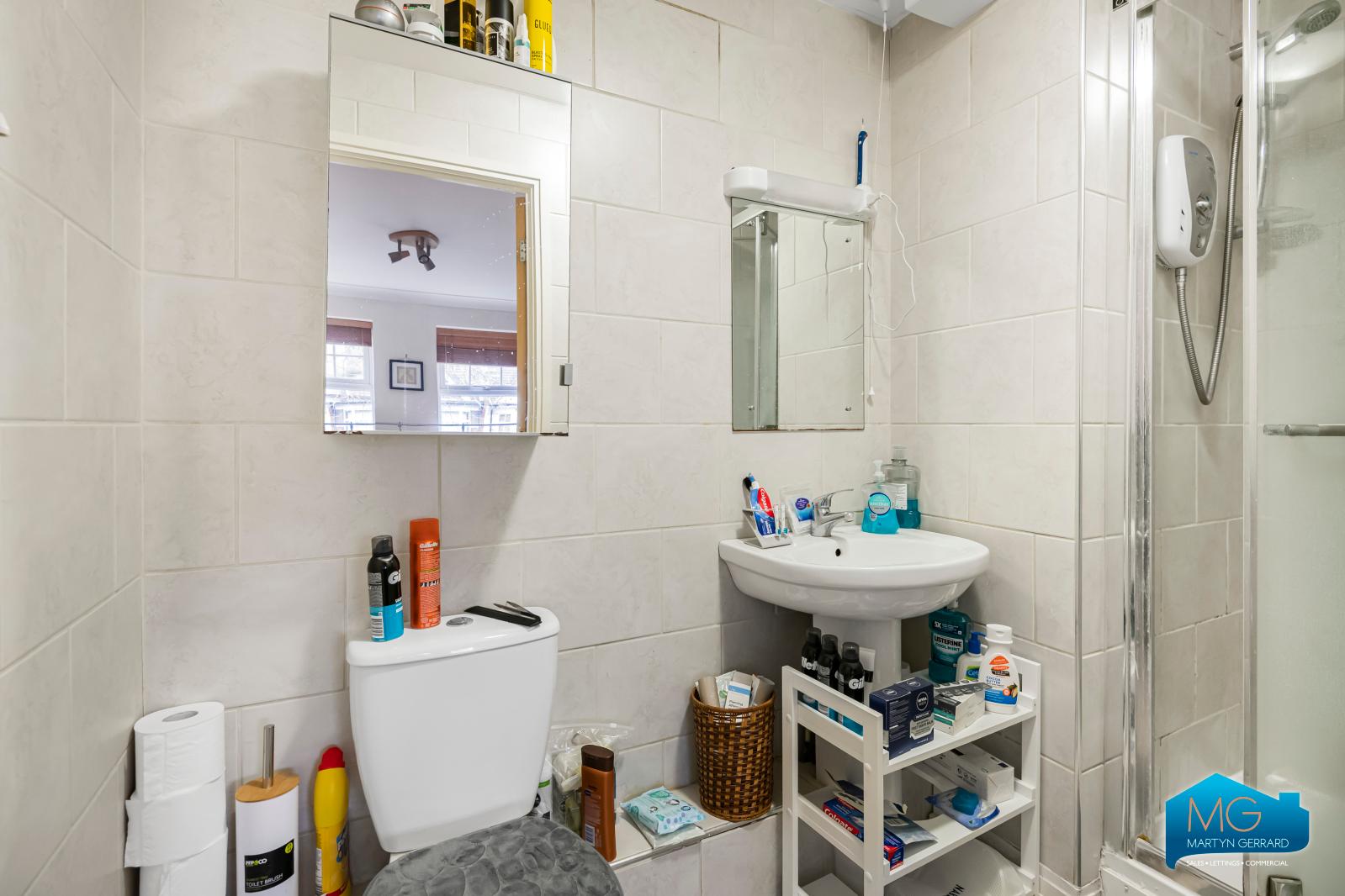 2 bedroom Apartment to rent - Martyn Gerrard