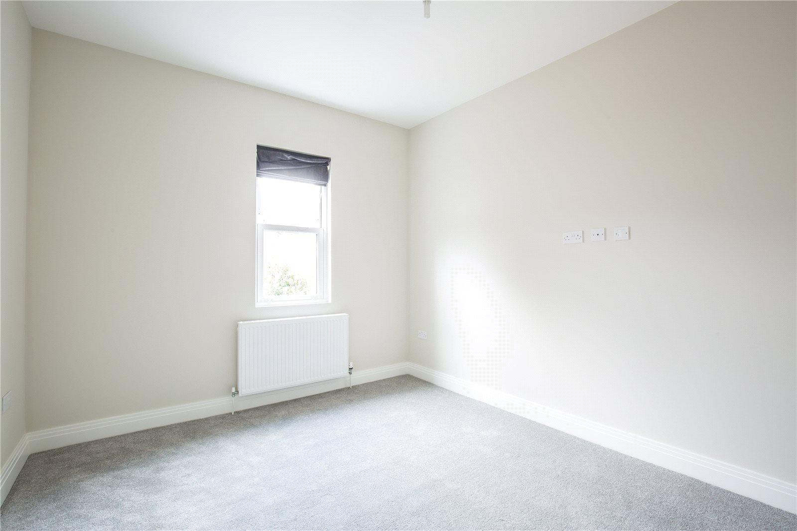 2 bedroom Apartment to rent - Martyn Gerrard