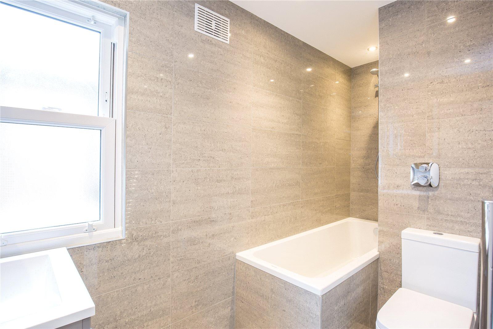 2 bedroom Apartment to rent - Martyn Gerrard