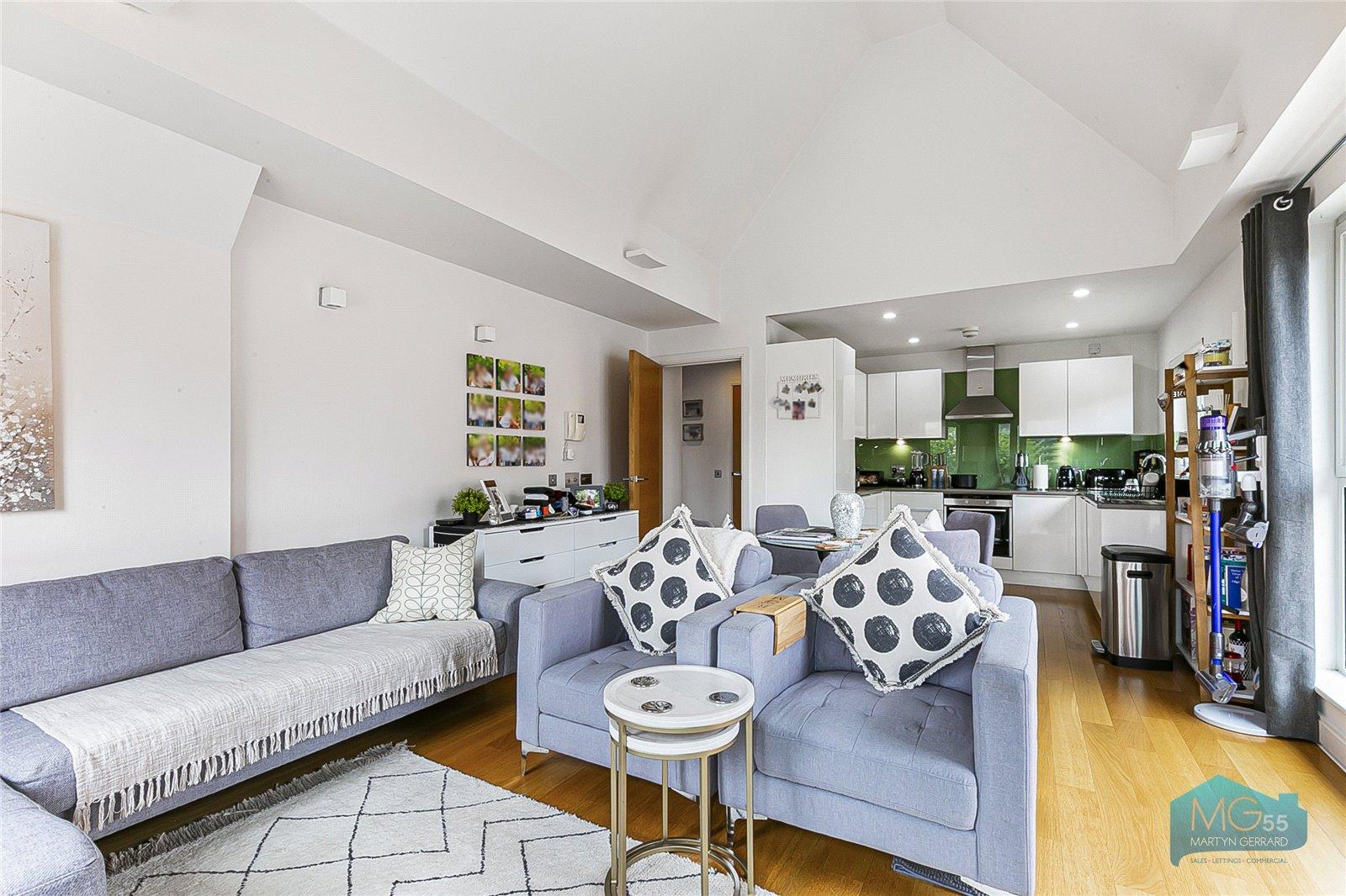 2 bedroom Apartment to rent - Martyn Gerrard