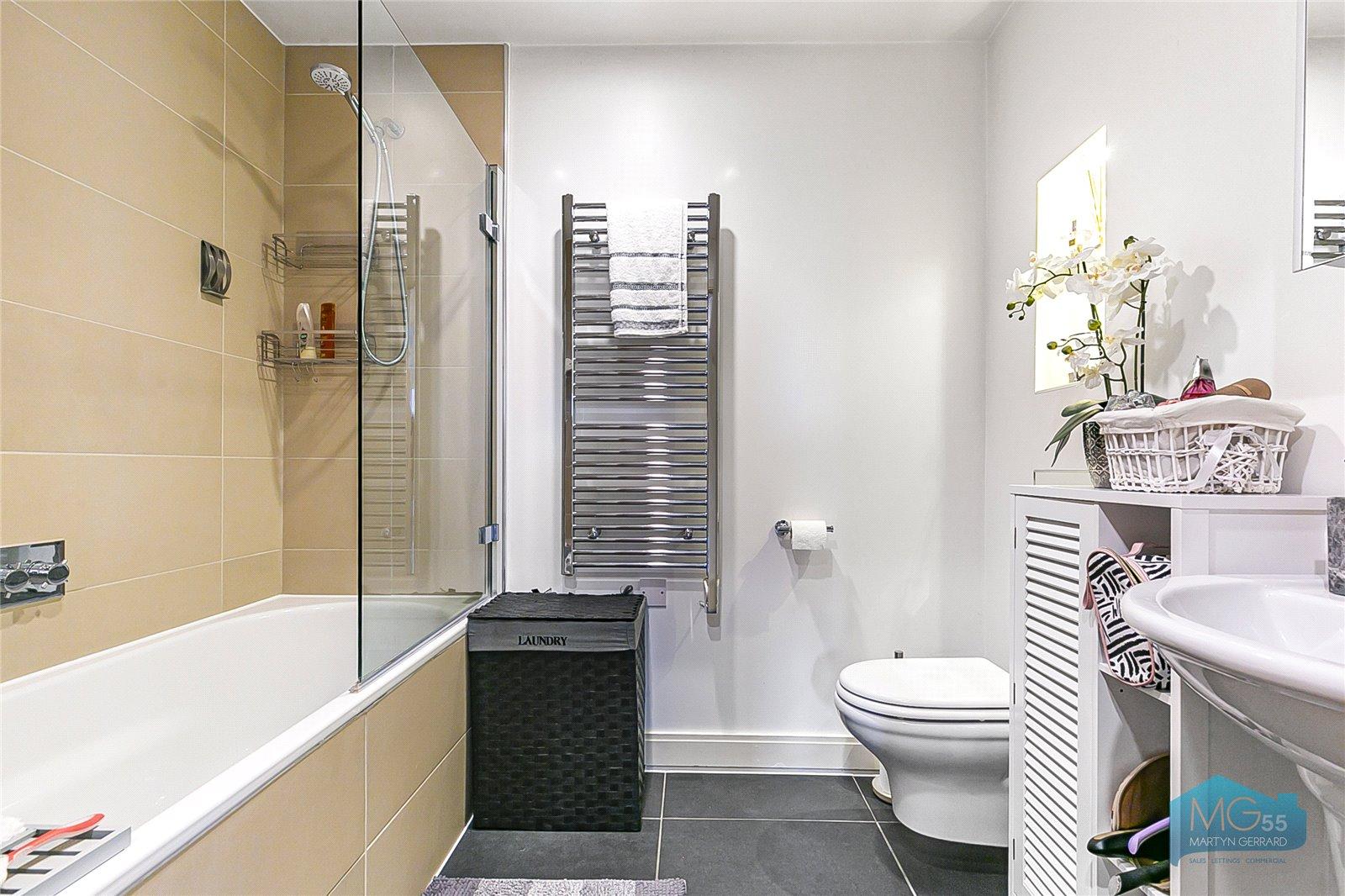 2 bedroom Apartment to rent - Martyn Gerrard