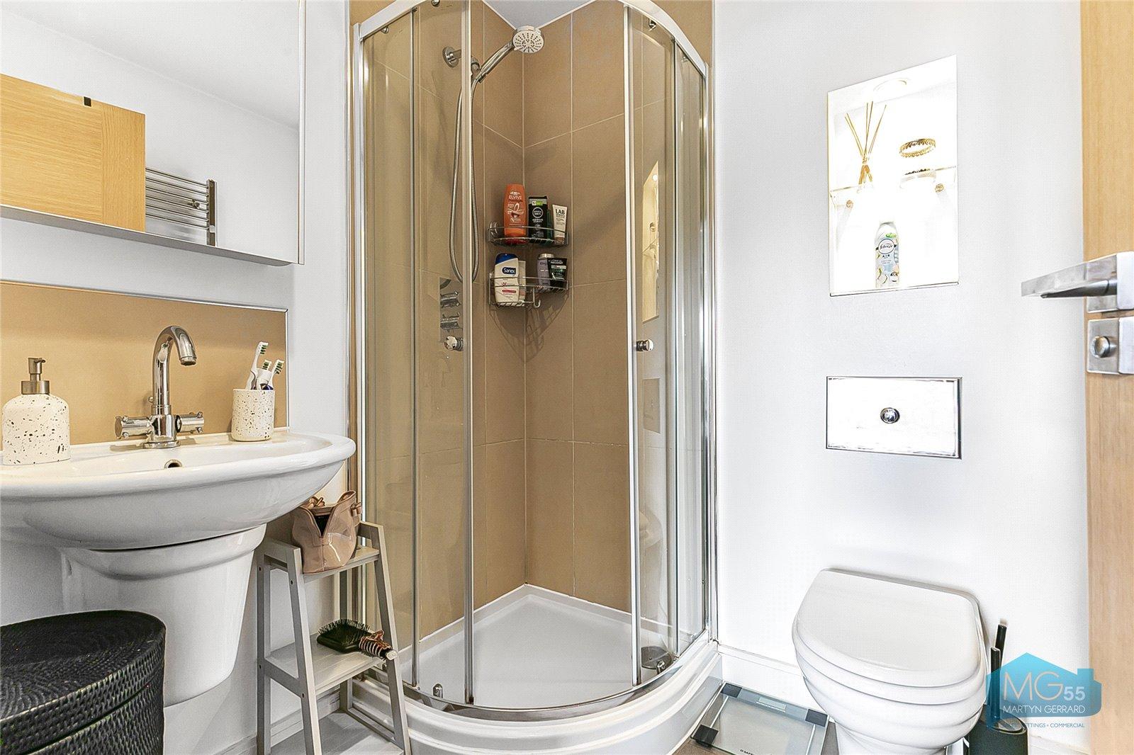 2 bedroom Apartment to rent - Martyn Gerrard