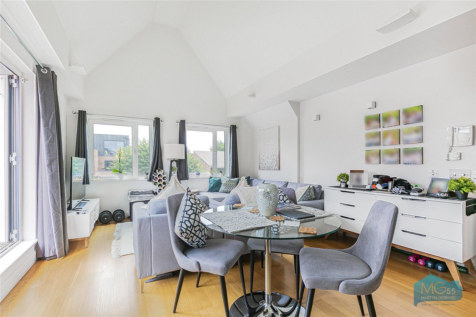 2 bedroom Apartment to rent - Martyn Gerrard