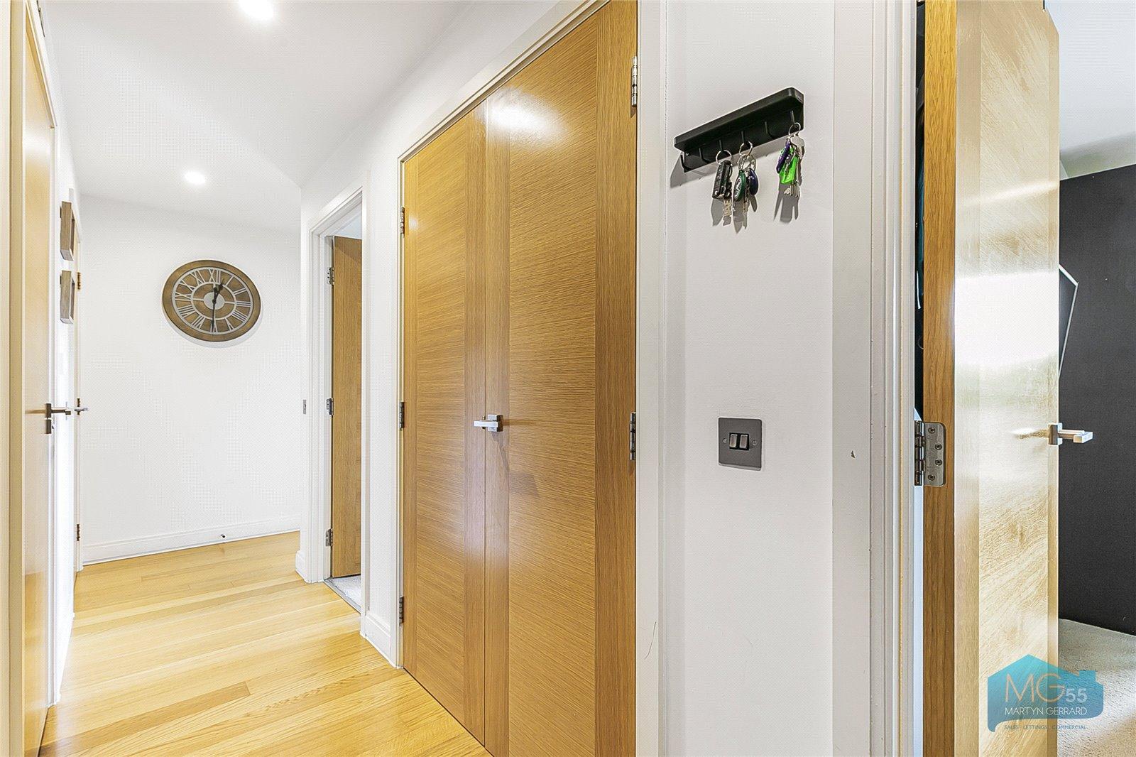 2 bedroom Apartment to rent - Martyn Gerrard