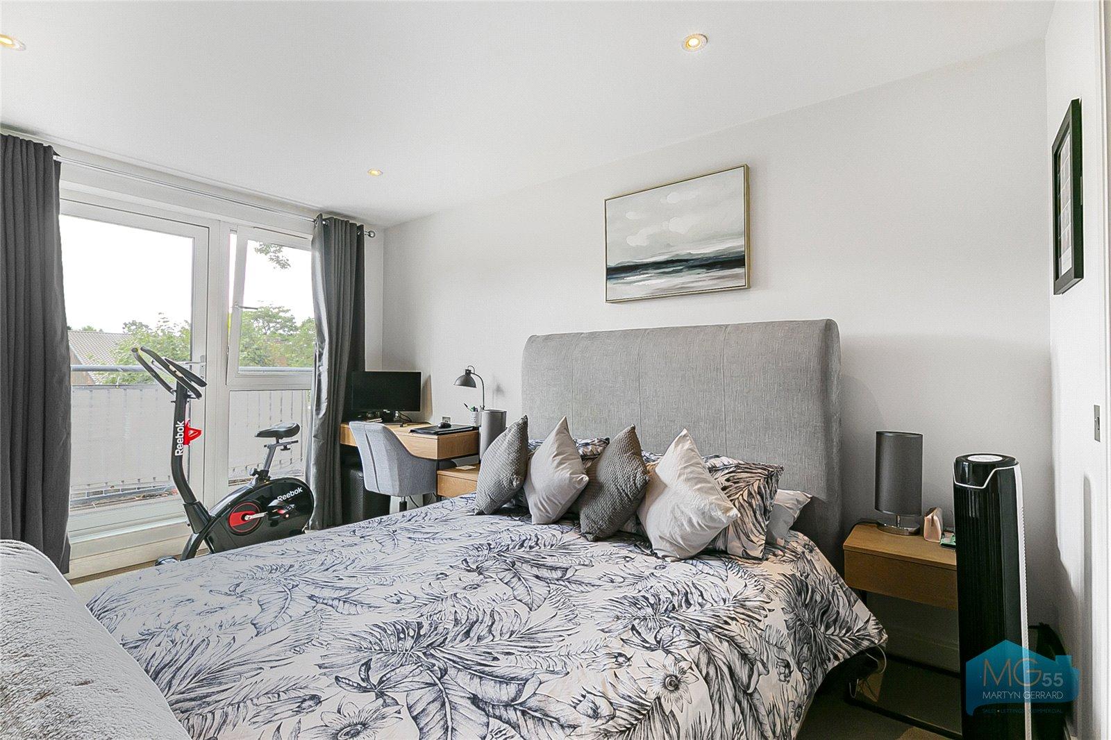 2 bedroom Apartment to rent - Martyn Gerrard