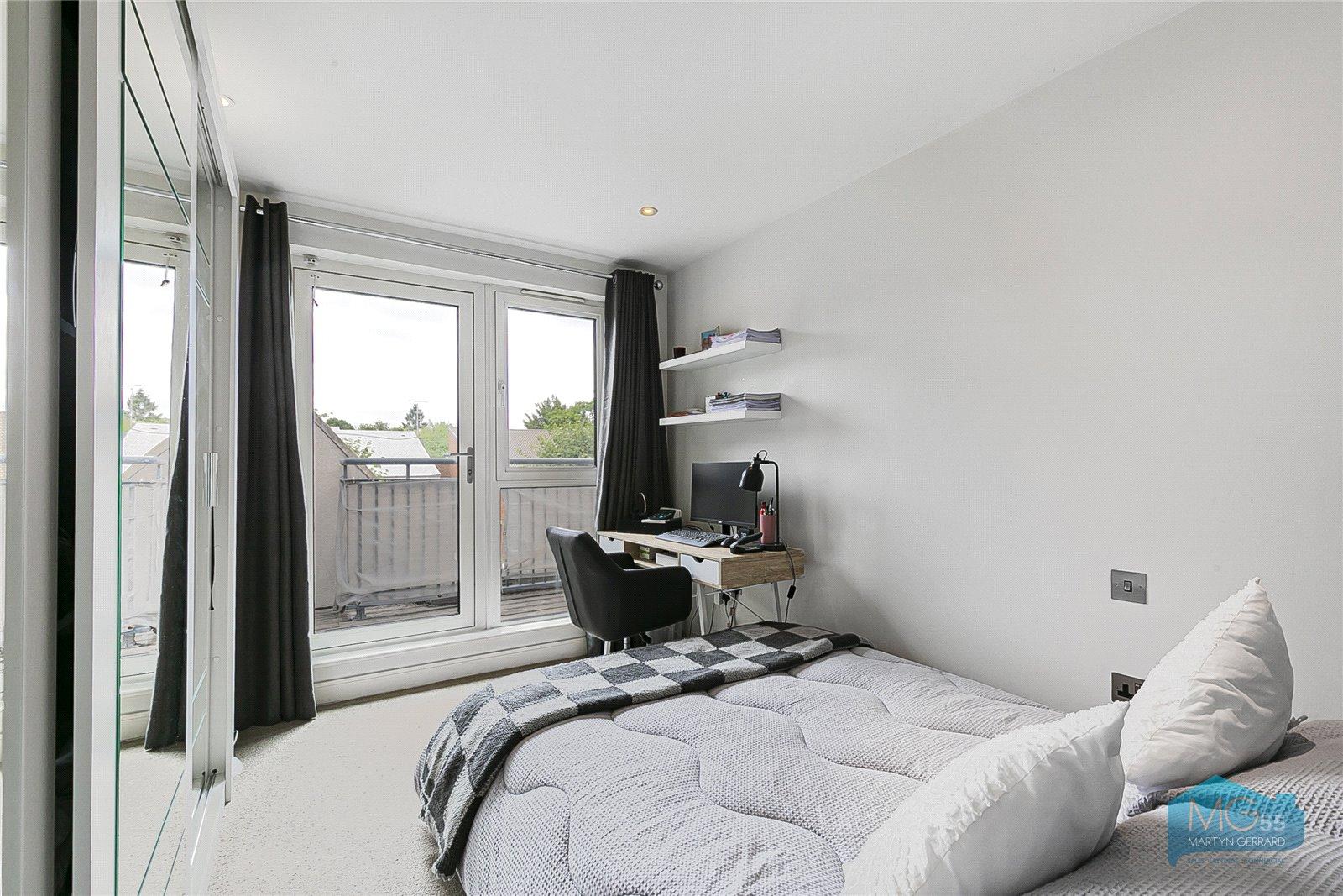2 bedroom Apartment to rent - Martyn Gerrard