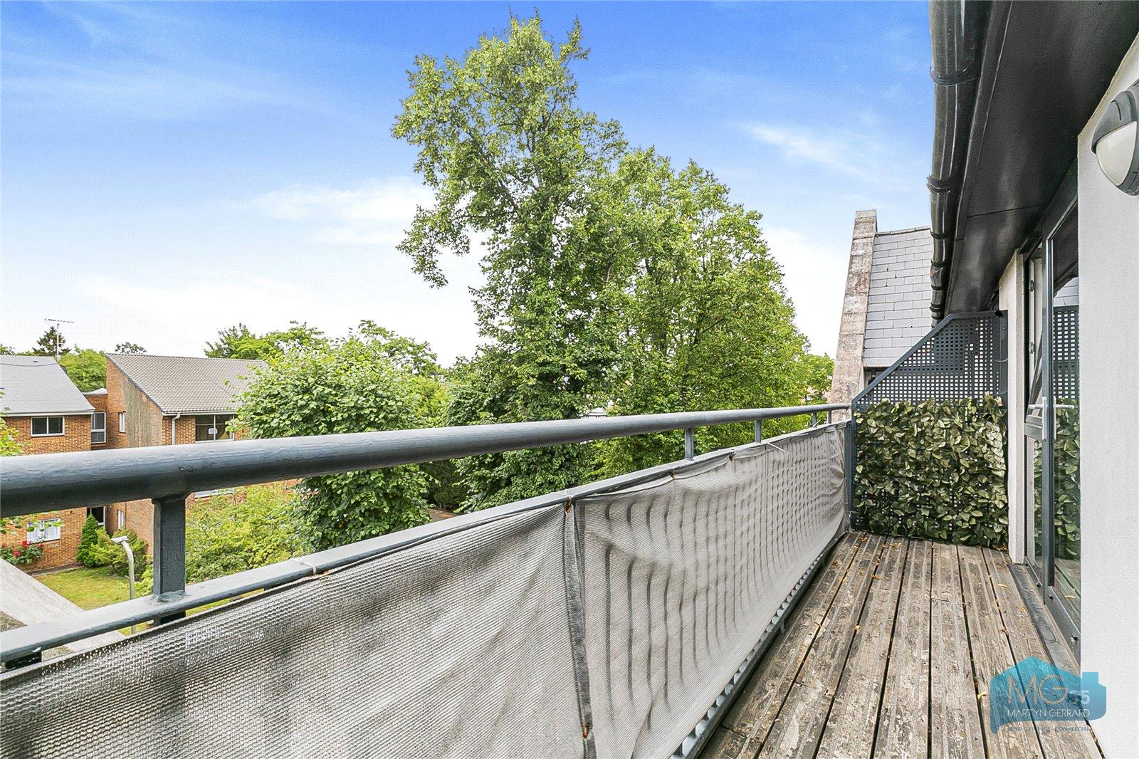 2 bedroom Apartment to rent - Martyn Gerrard