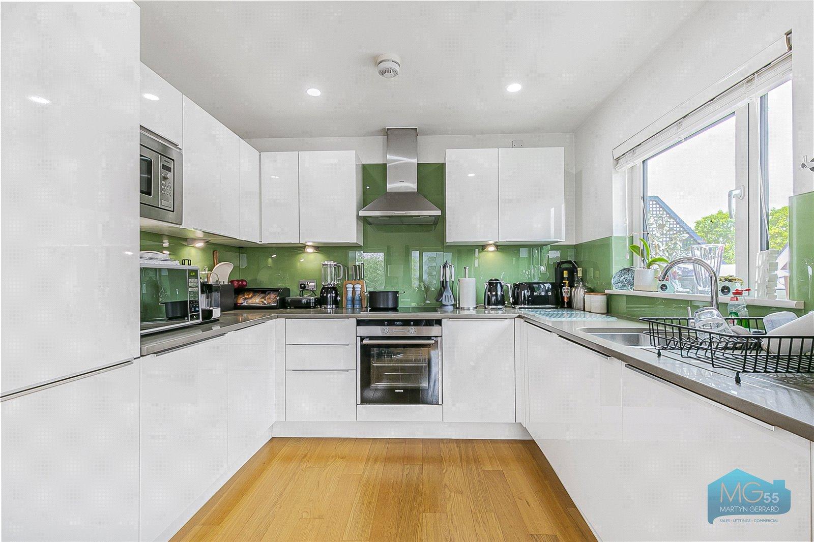 2 bedroom Apartment to rent - Martyn Gerrard