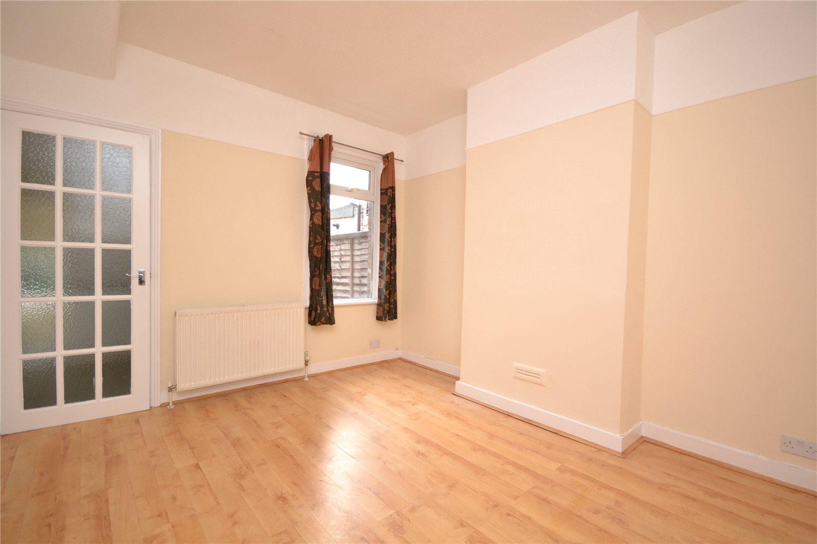 2 bedroom Terraced House to rent + ' - Martyn Gerrard