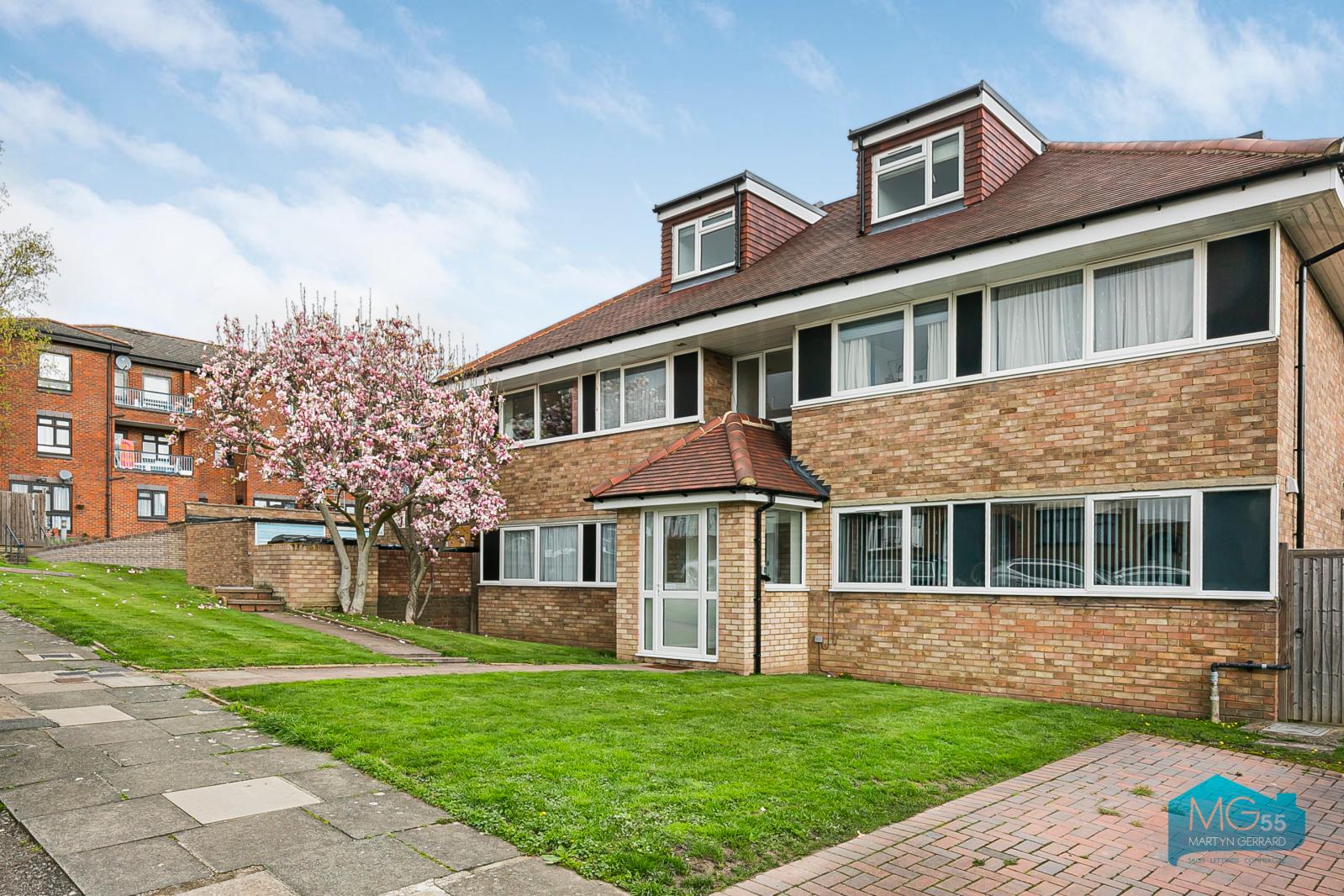 2 bedroom Apartment to rent - Martyn Gerrard