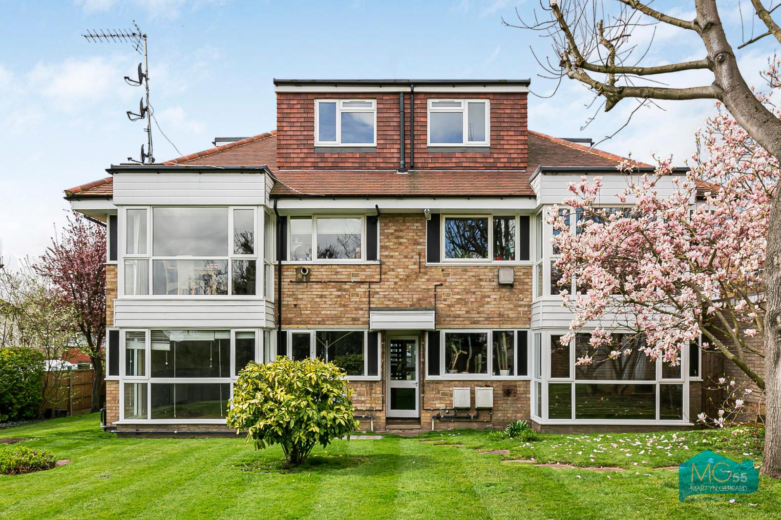 2 bedroom Apartment to rent - Martyn Gerrard
