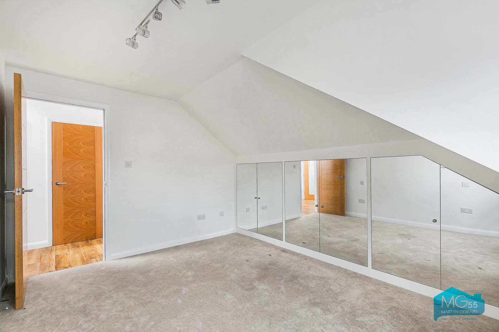 2 bedroom Apartment to rent - Martyn Gerrard