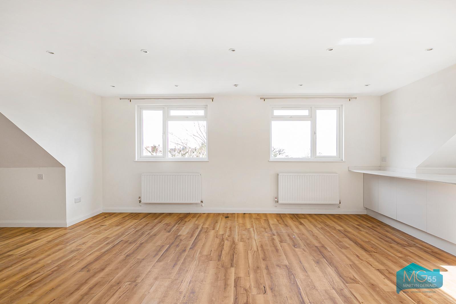 2 bedroom Apartment to rent - Martyn Gerrard