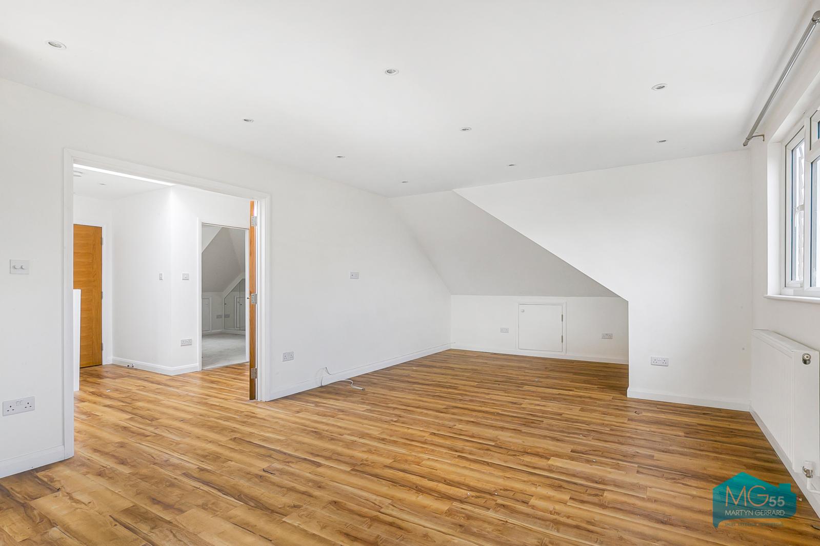 2 bedroom Apartment to rent - Martyn Gerrard