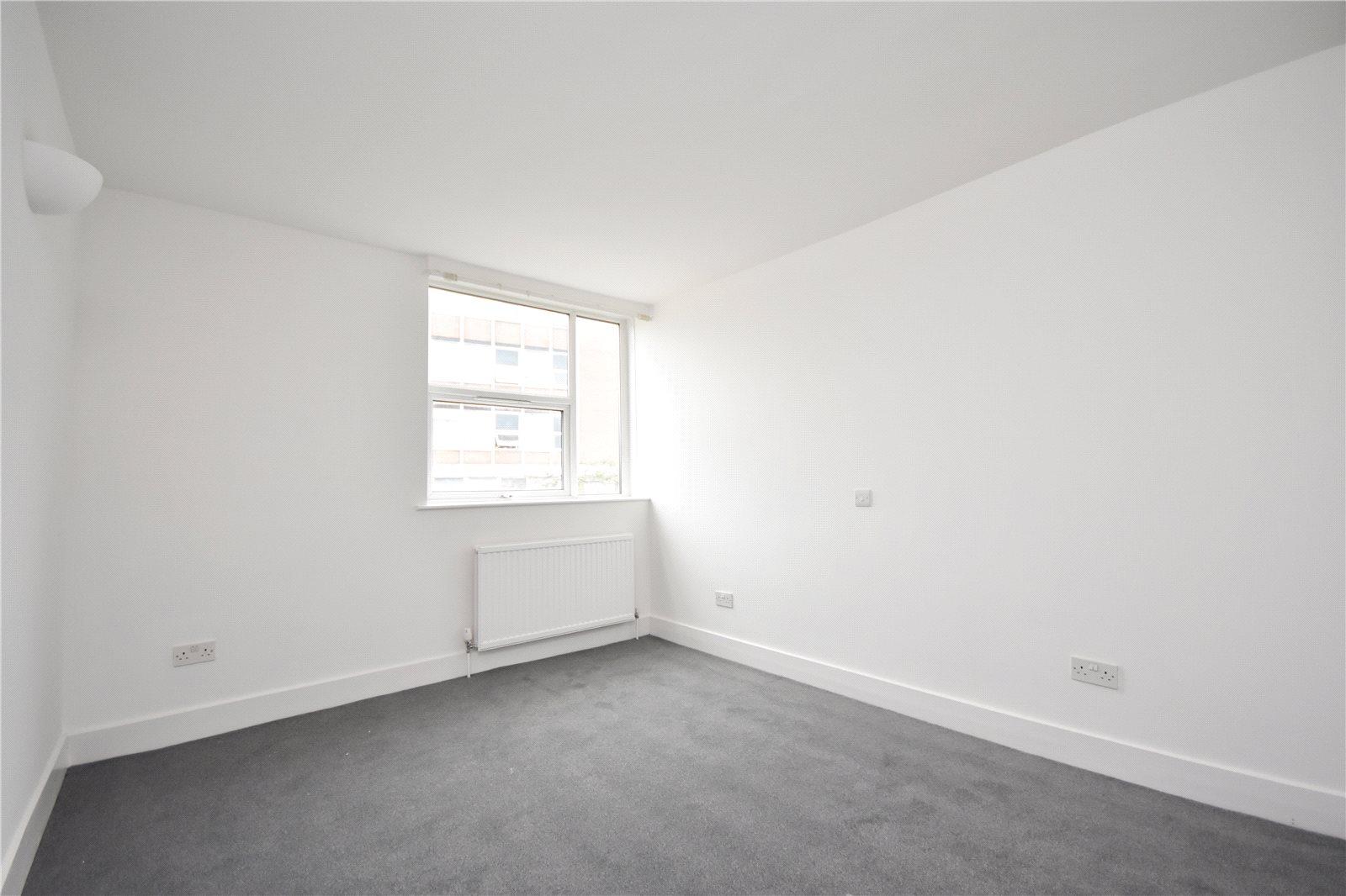 2 bedroom Apartment to rent + ' - Martyn Gerrard