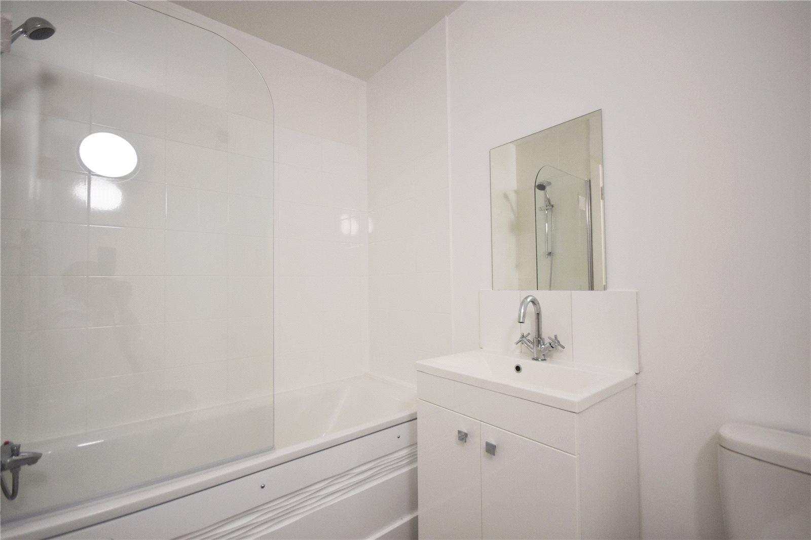 2 bedroom Apartment to rent - Martyn Gerrard