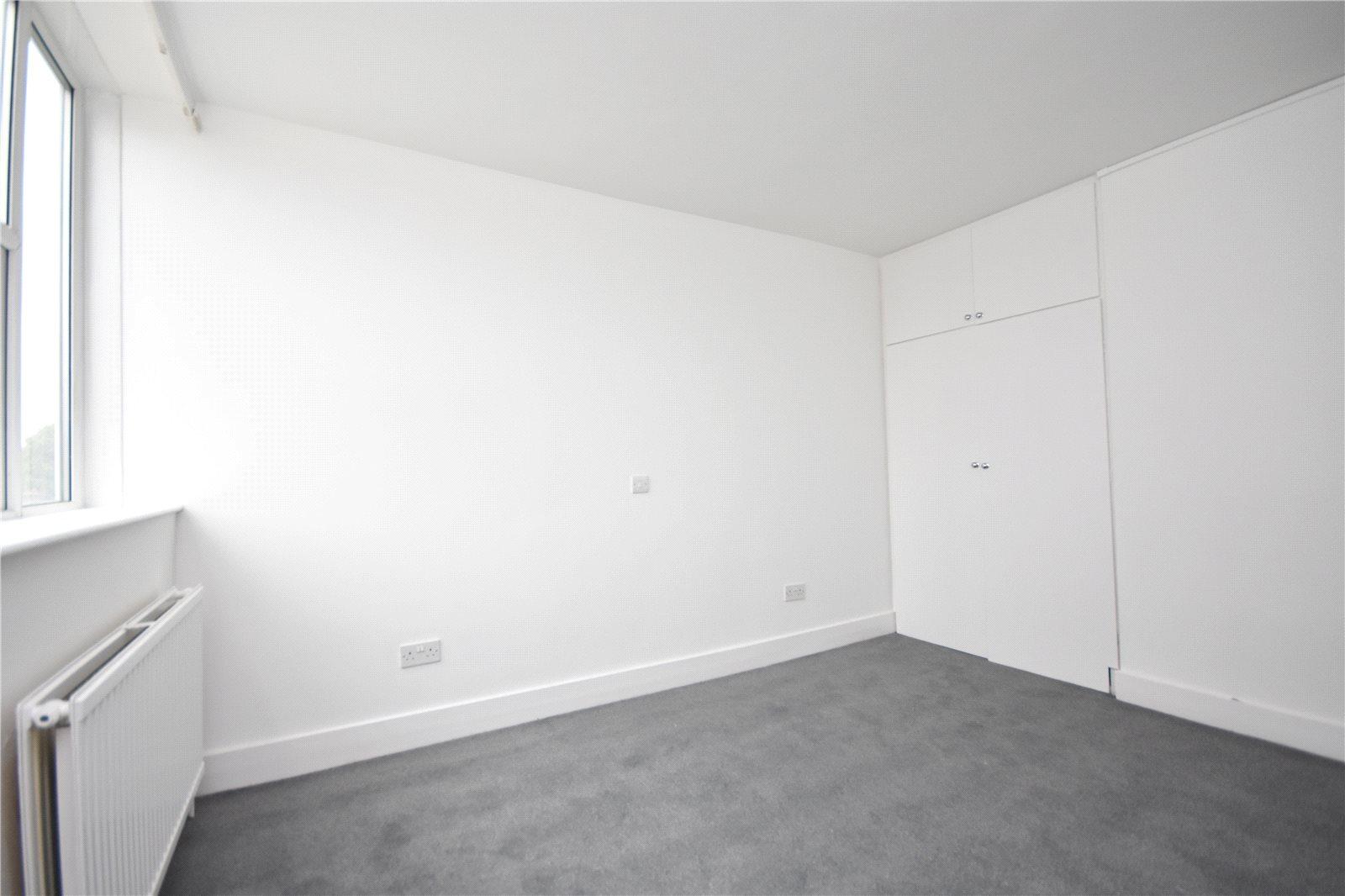 2 bedroom Apartment to rent - Martyn Gerrard