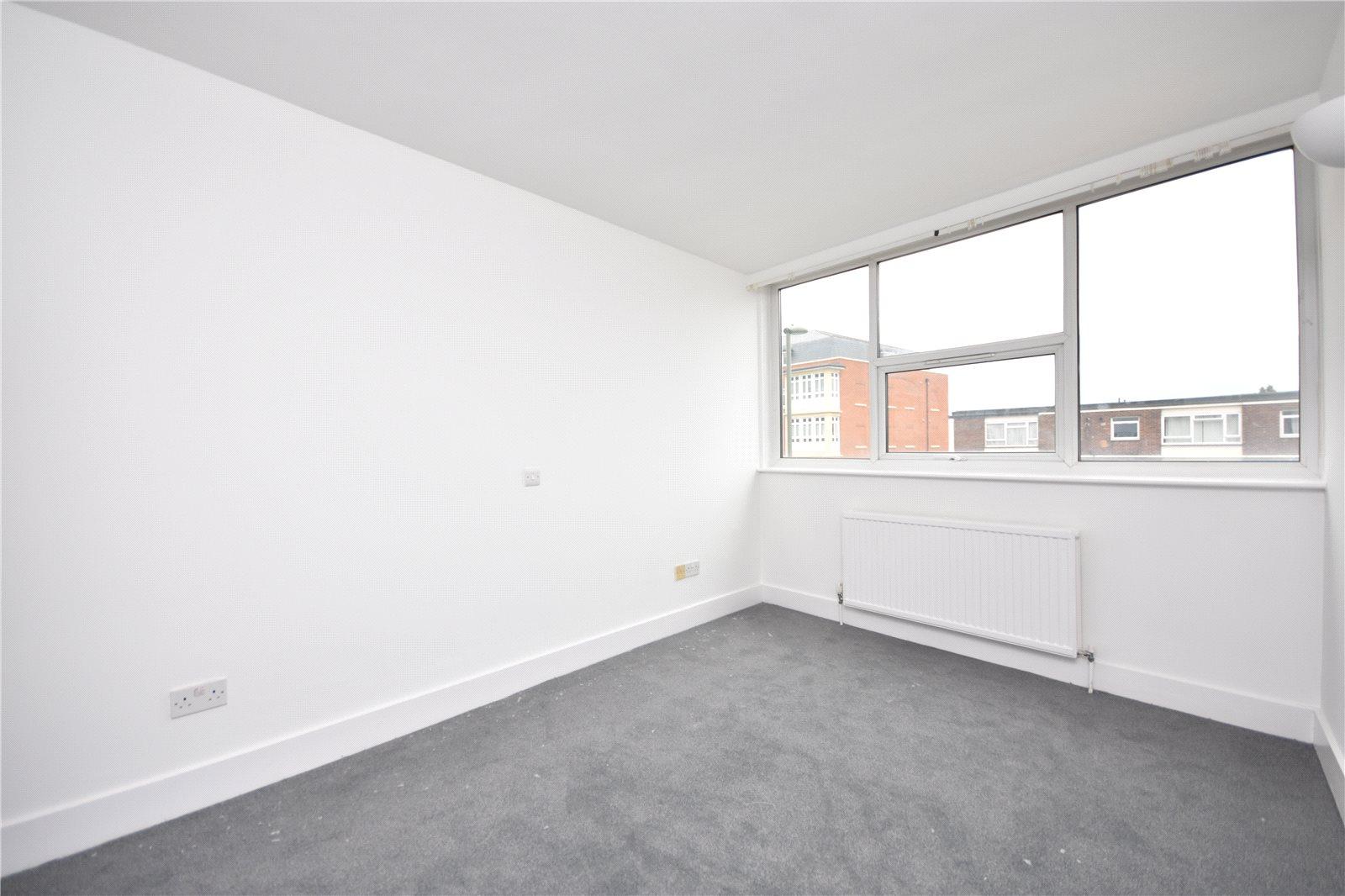 2 bedroom Apartment to rent - Martyn Gerrard