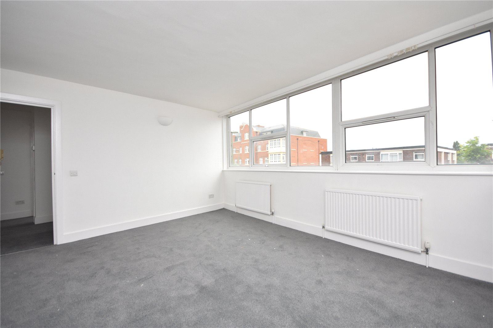 2 bedroom Apartment to rent + ' - Martyn Gerrard