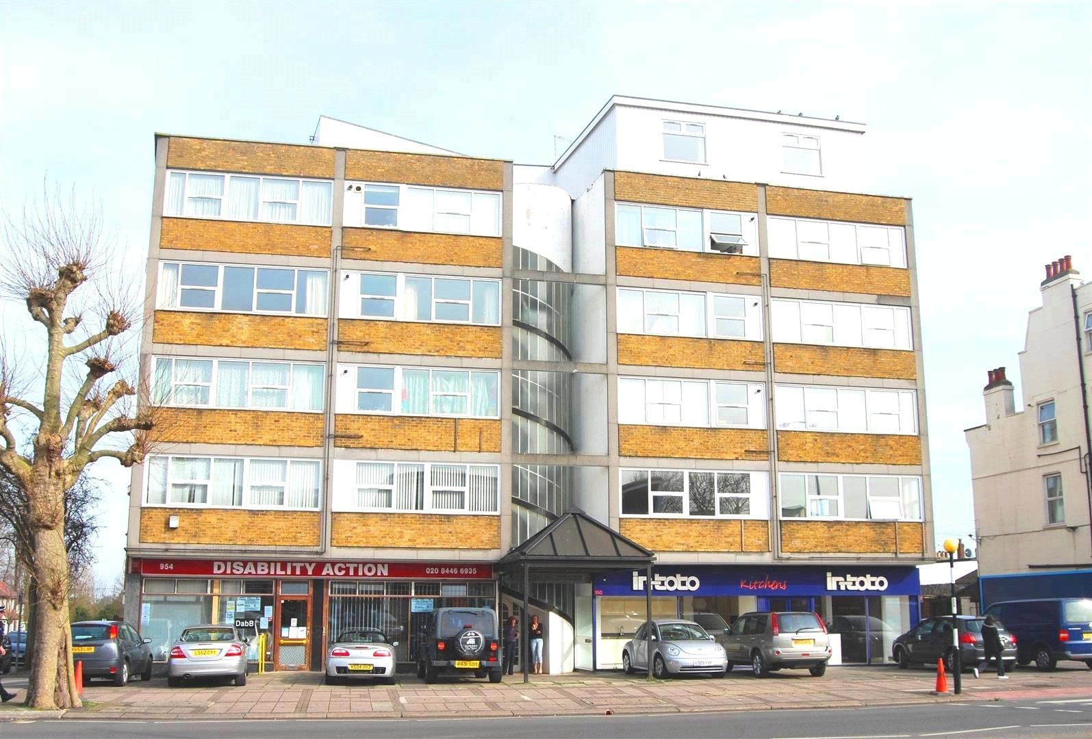 2 bedroom Apartment to rent - Martyn Gerrard