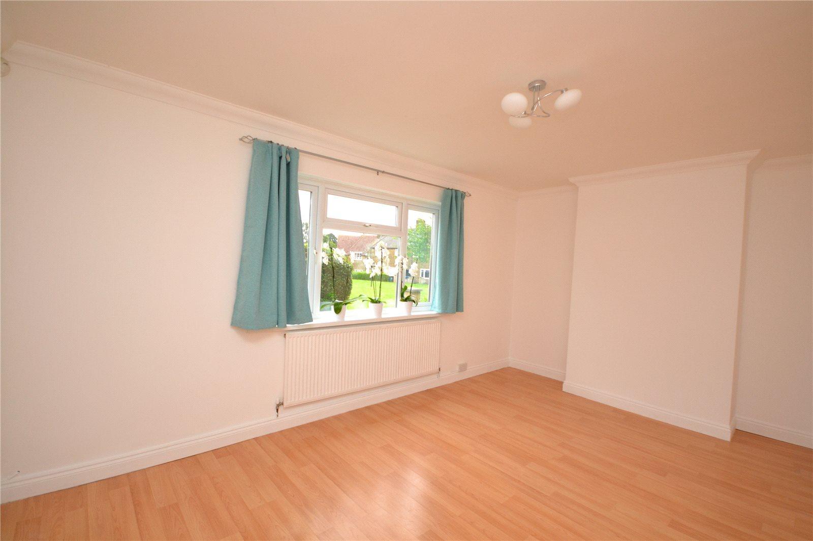 3 bedroom End of Terrace House to rent + ' - Martyn Gerrard
