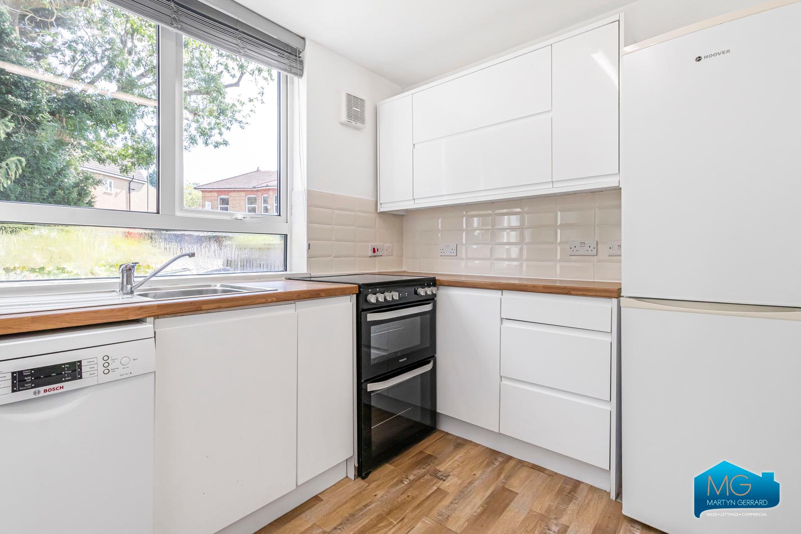 2 bedroom Terraced House to rent - Martyn Gerrard