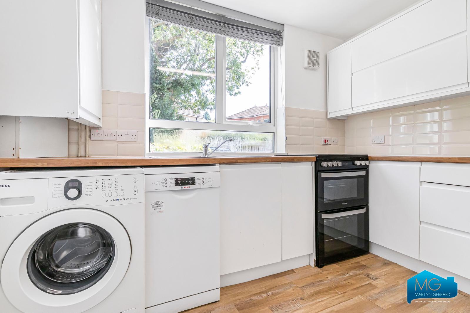 2 bedroom Terraced House to rent - Martyn Gerrard