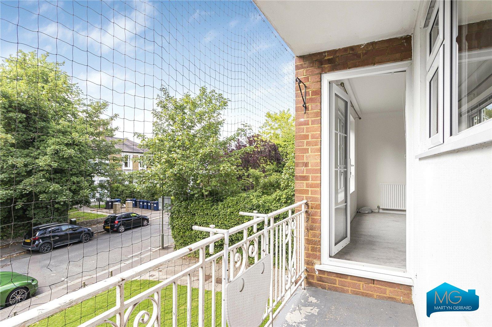 2 bedroom Apartment to rent - Martyn Gerrard