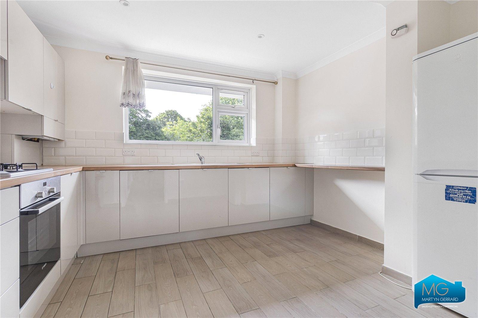 2 bedroom Apartment to rent - Martyn Gerrard