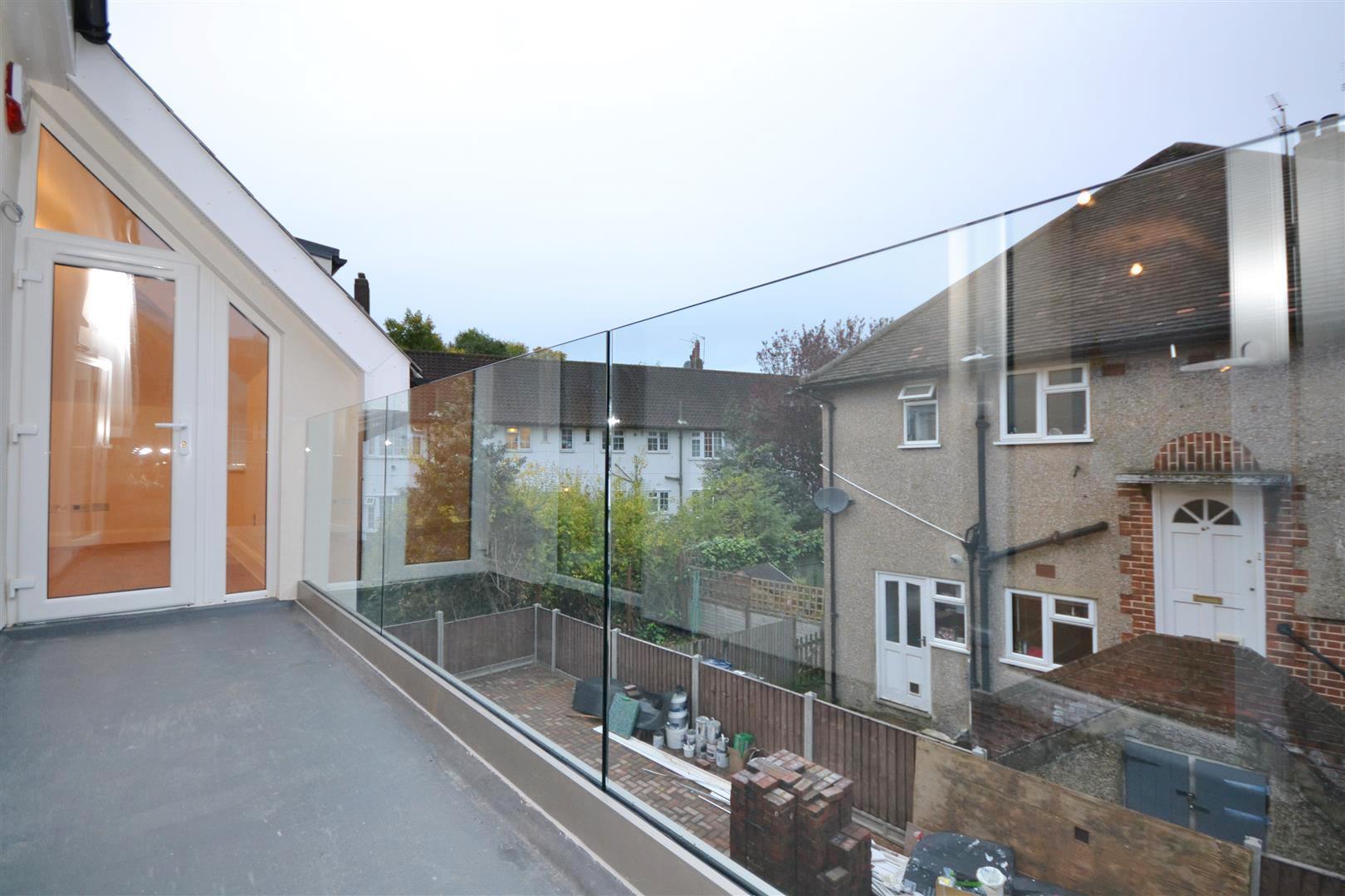 2 bedroom Maisonette to rent - Martyn Gerrard